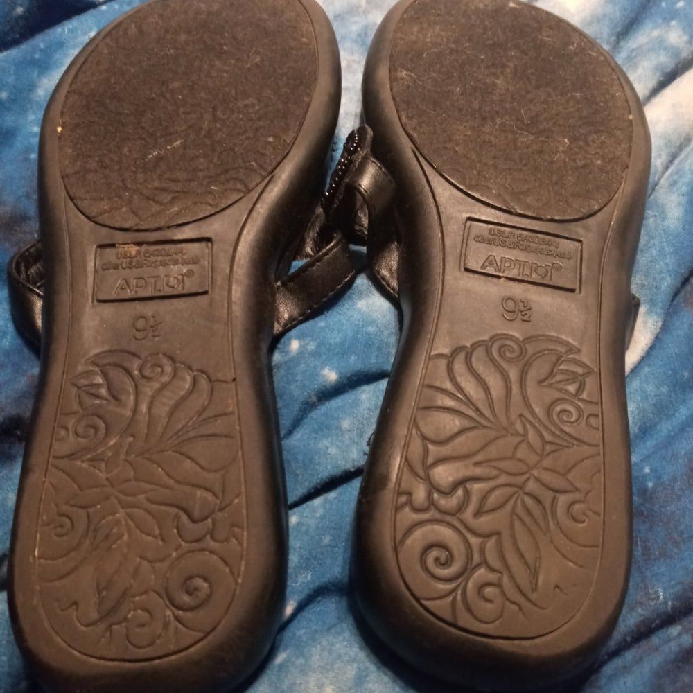 Flip flops - Picture 2 of 3